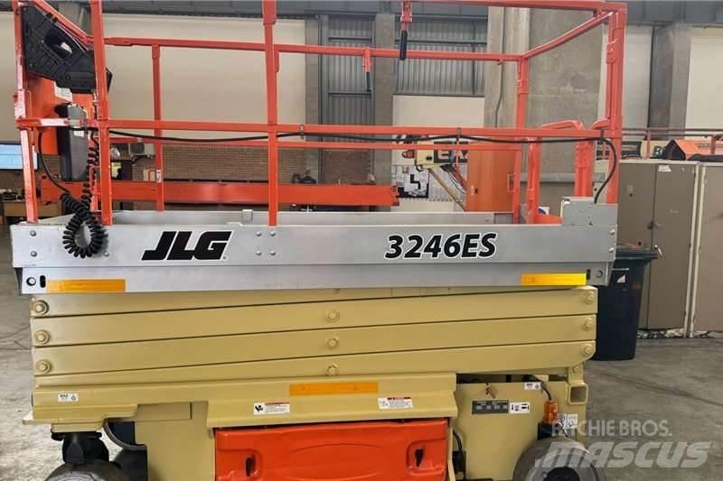 JLG 2014 JLG 3246 Käärtõstukid