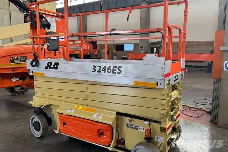 JLG 2014 JLG 3246 Käärtõstukid