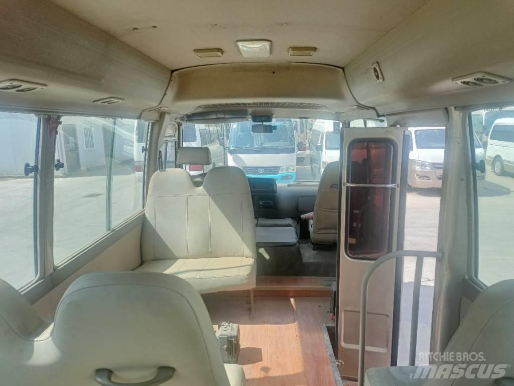 Toyota Coaster Bus Väikebussid