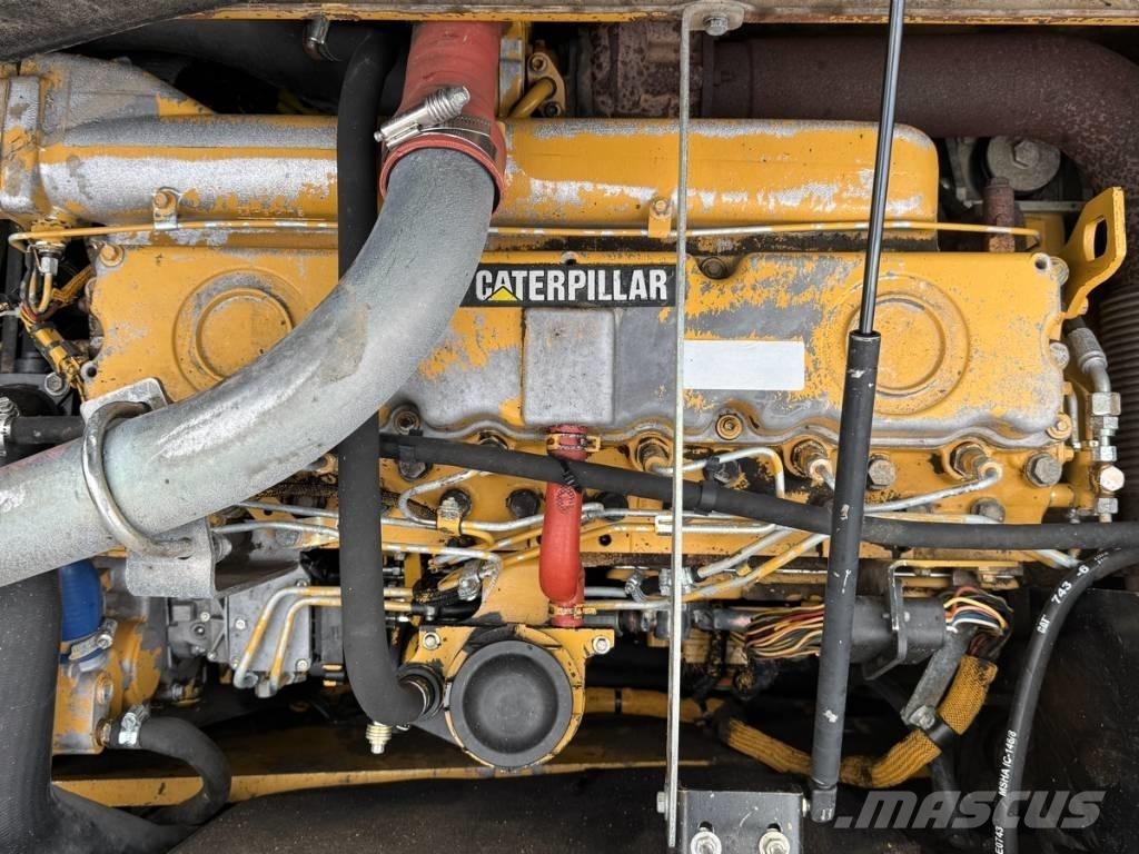 CAT M 318 C Ratasekskavaatorid