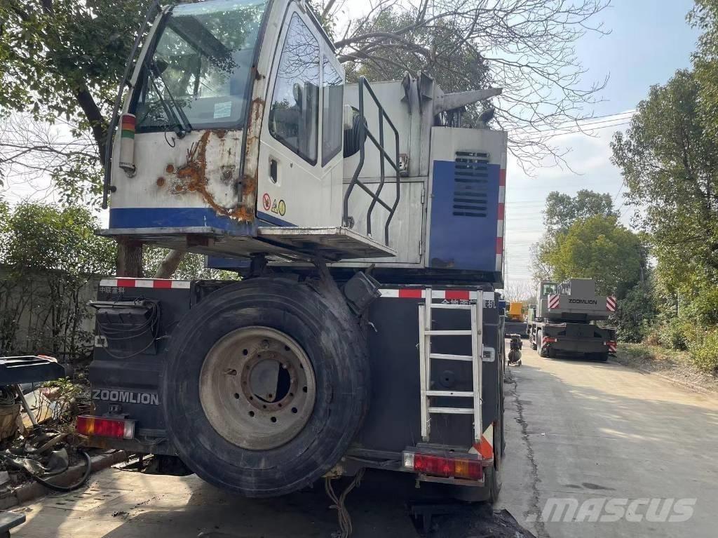 Zoomlion 350 Ton Maastikutõstukid