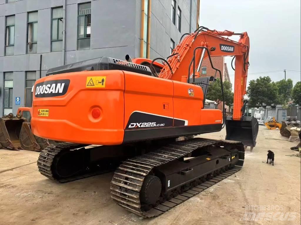 Doosan DX 225 LC Roomikekskavaatorid