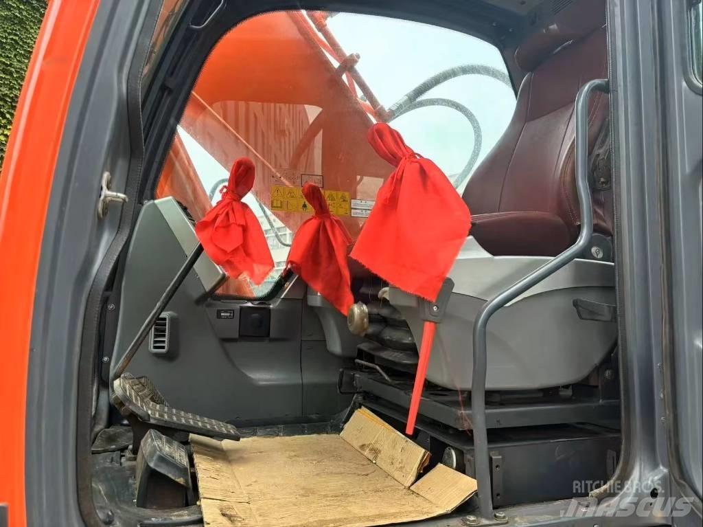Doosan DX 225 LC Roomikekskavaatorid