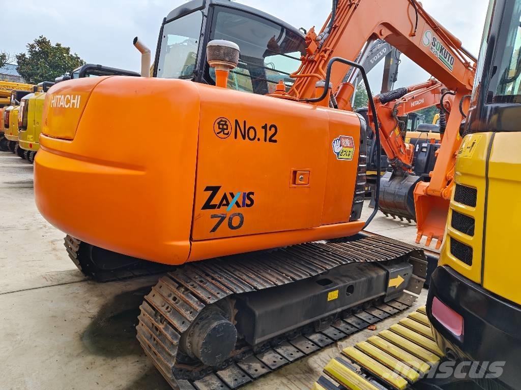 Hitachi ZX 70 Väikeekskavaatorid 7t-12t