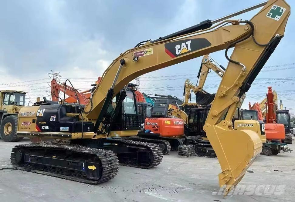 CAT 323 D Roomikekskavaatorid