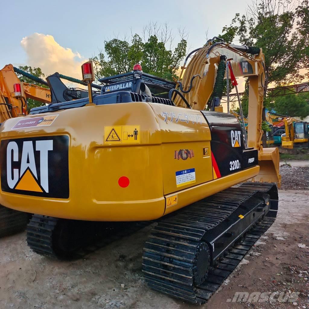 CAT 320 D Roomikekskavaatorid