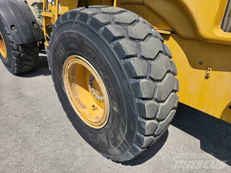 CAT 930 G Rataslaadurid