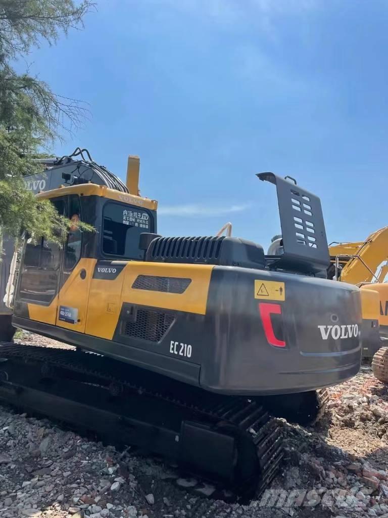 Volvo EC210D Roomikekskavaatorid