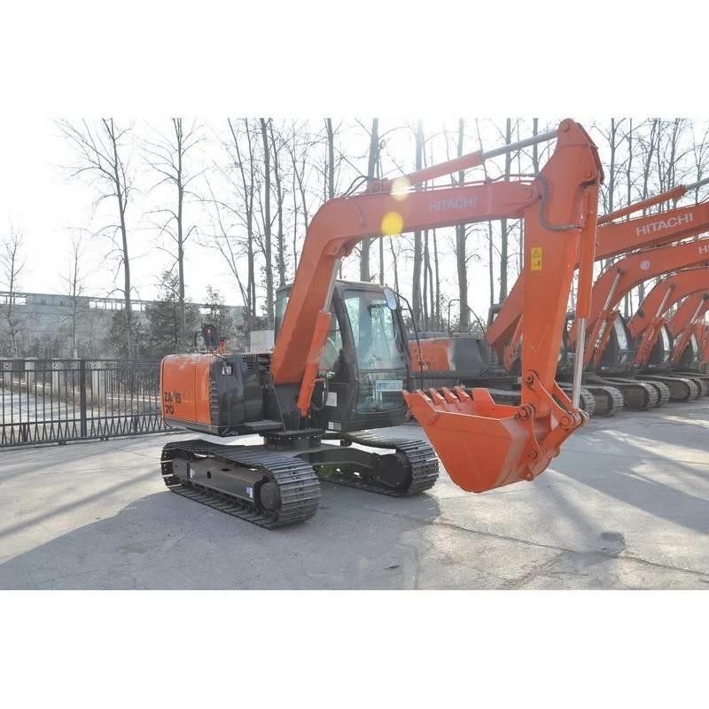 Hitachi zx70 Väikeekskavaatorid 7t-12t
