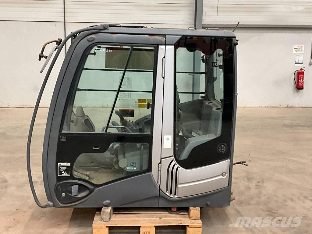 Hitachi ZX 210-3 Kabiinid
