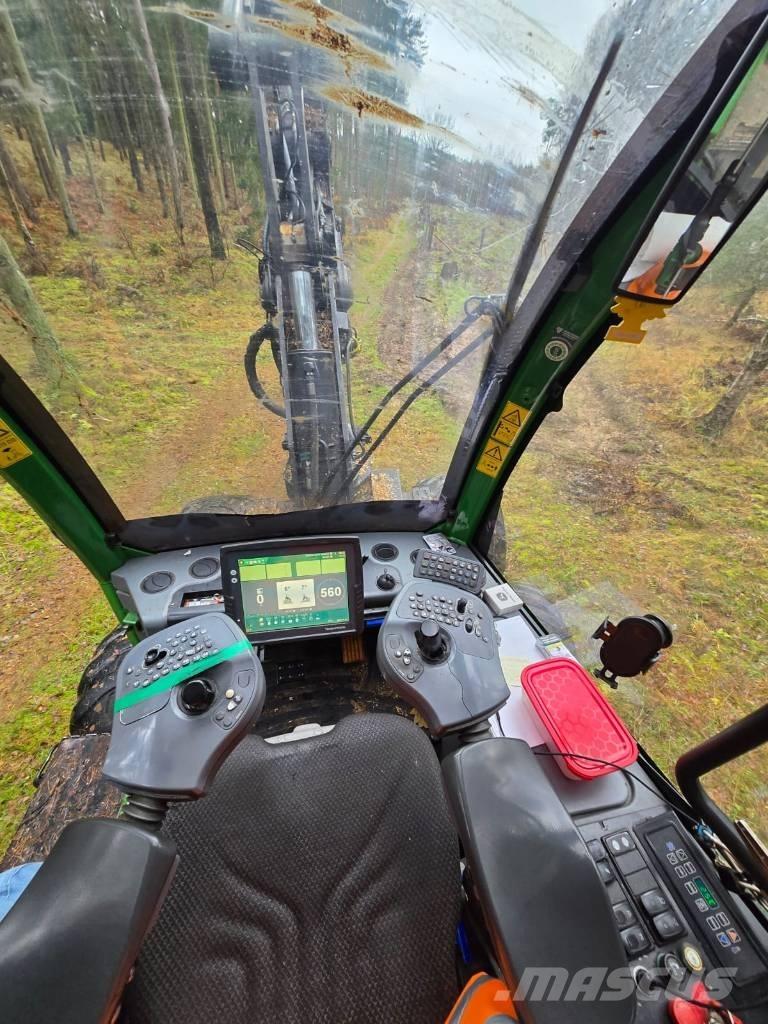 John Deere 1170 E Harvesterid