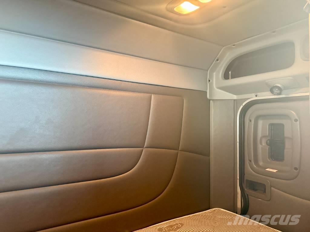 Peterbilt 389 Sadulveokid