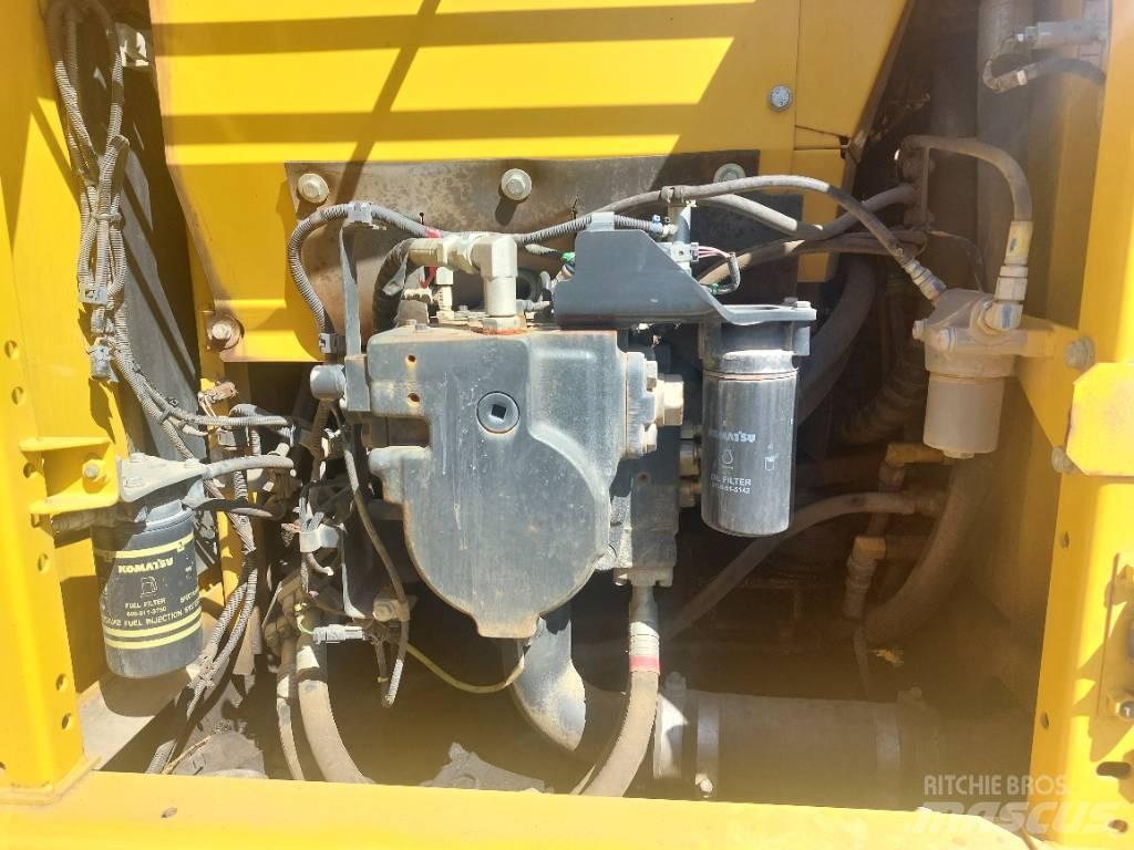 Komatsu PC240LC-10 Roomikekskavaatorid