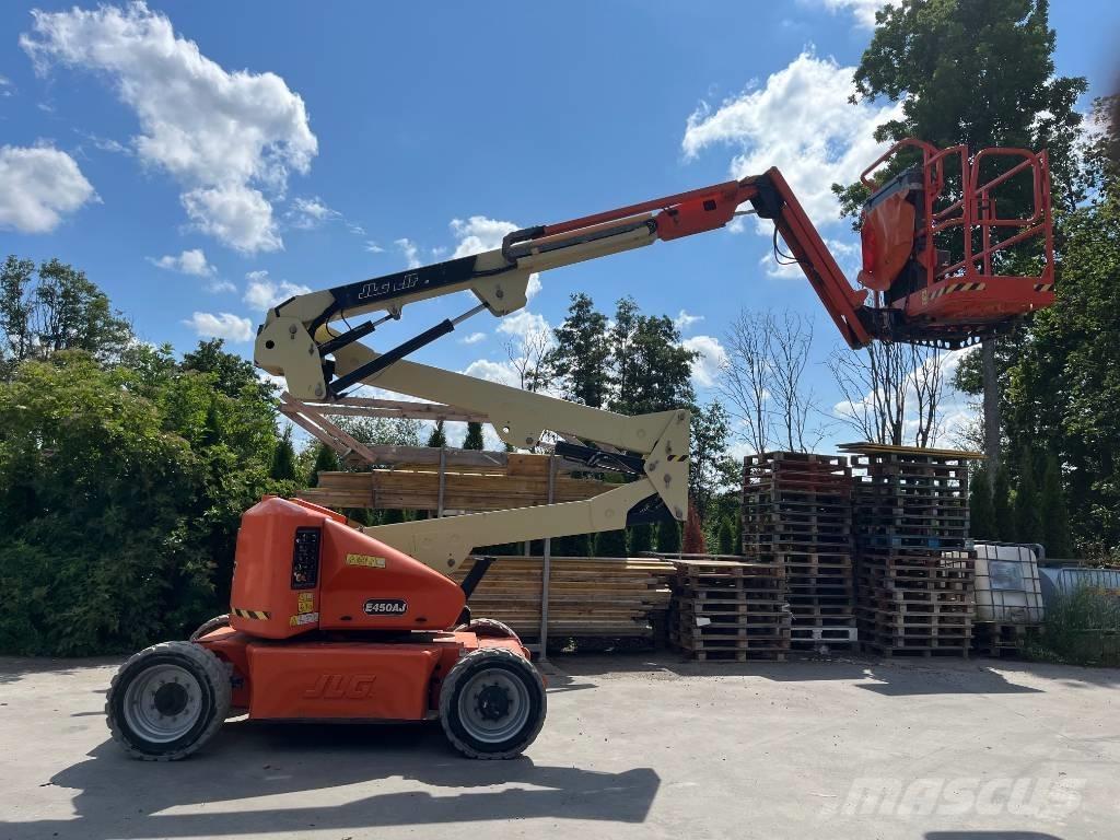 JLG E 450 AJ Iseliikuvad poomtõstukid