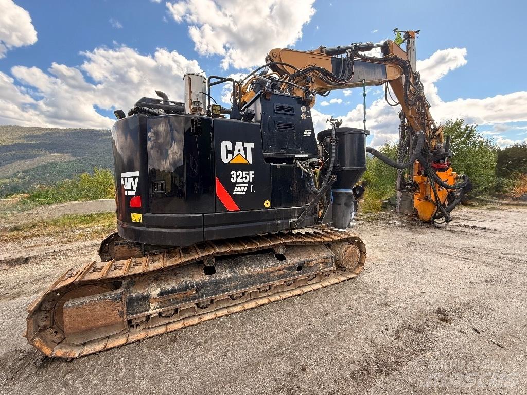 CAT 325 FL CR Muud ekskavaatorid