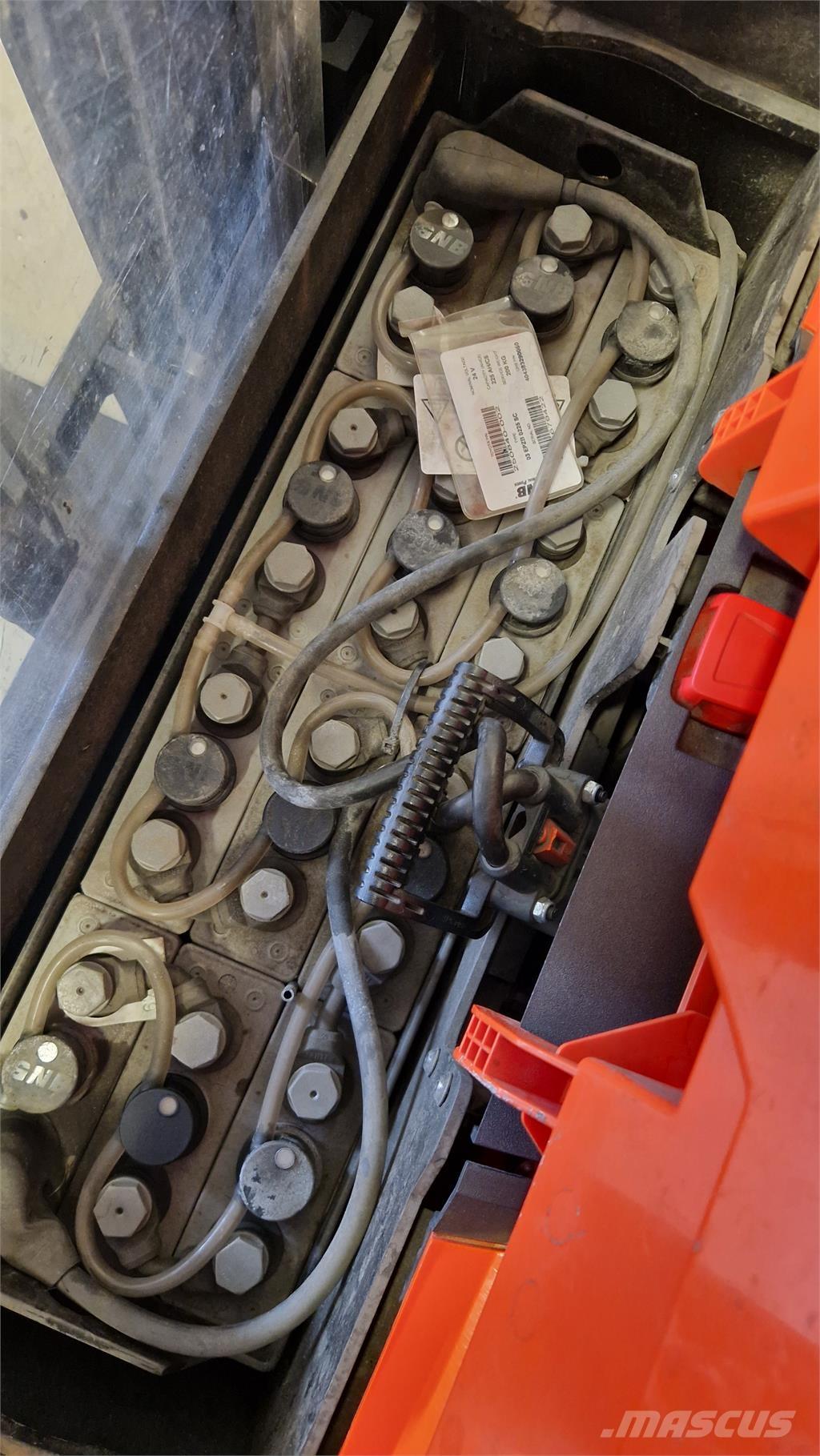 BT SWE200D Platvormiga virnastajad