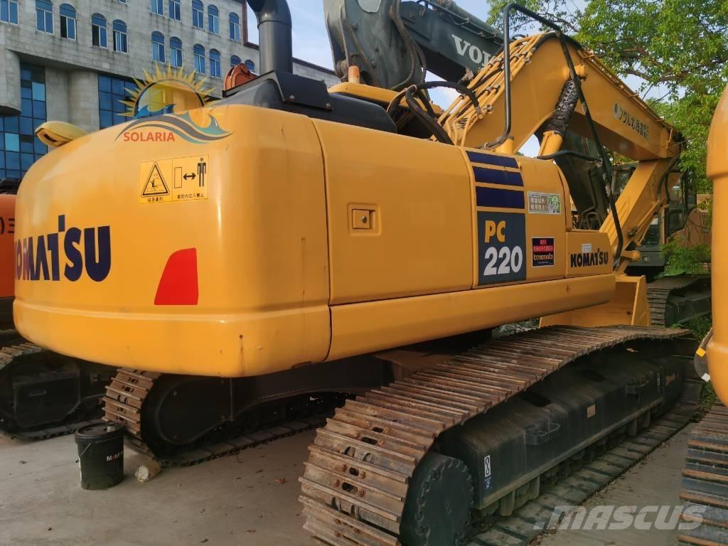 Komatsu PC 220-7 Roomikekskavaatorid