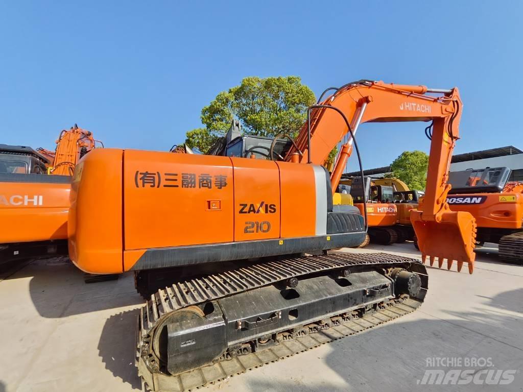Hitachi ZX 210 Roomikekskavaatorid