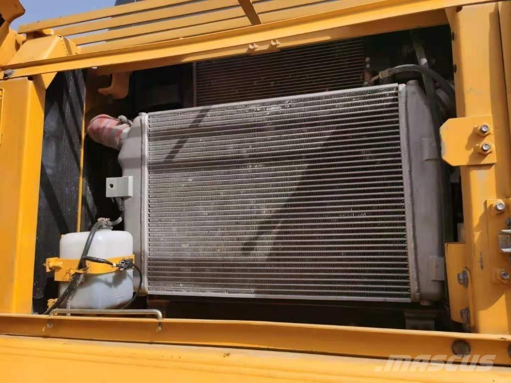 Komatsu PC360-7 Roomikekskavaatorid