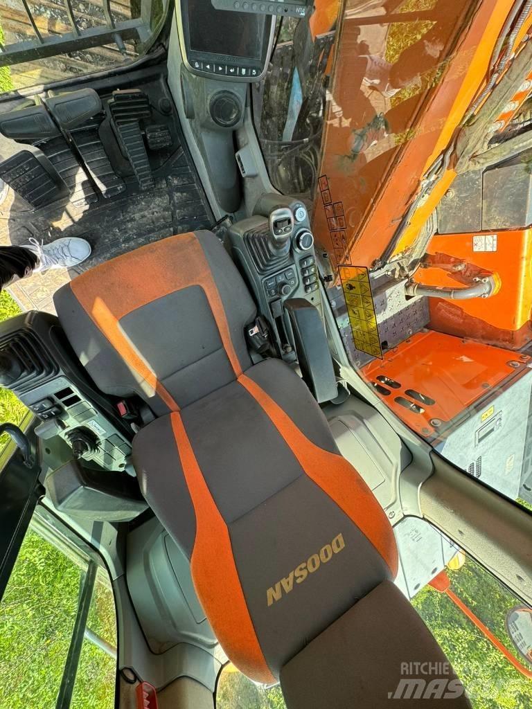 Doosan DX 140 LCR Roomikekskavaatorid