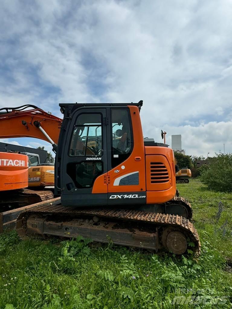 Doosan DX 140 LCR Roomikekskavaatorid