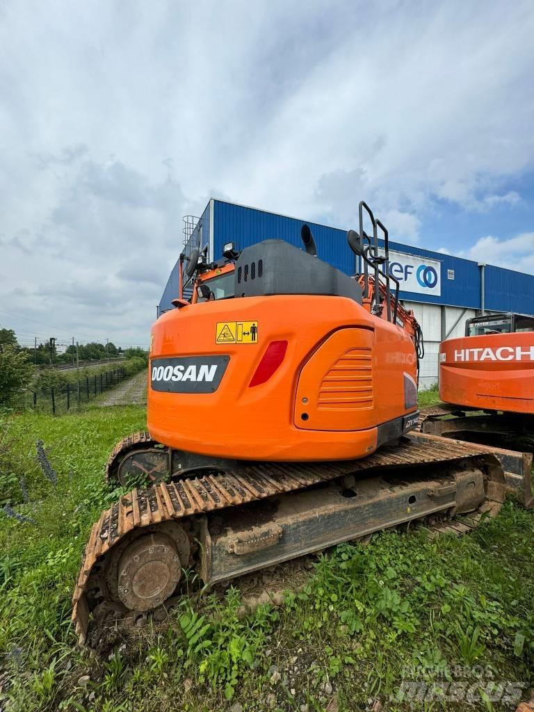 Doosan DX 140 LCR Roomikekskavaatorid
