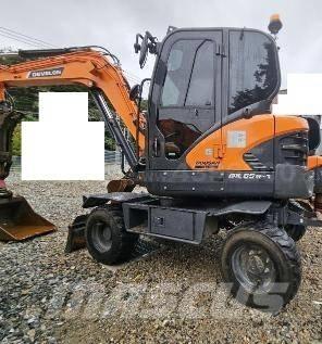 Doosan DX65W Ratasekskavaatorid