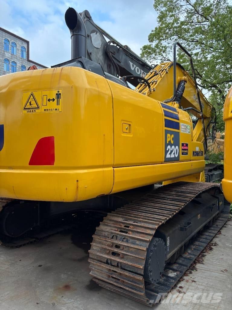 Komatsu PC 220-7 Roomikekskavaatorid