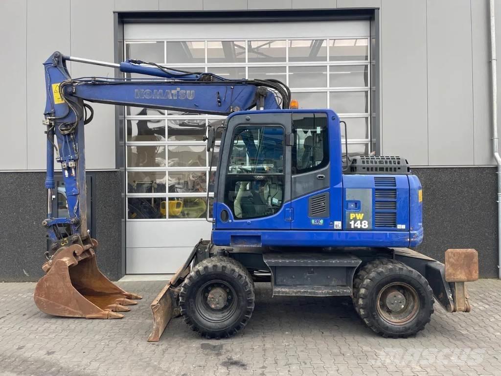 Komatsu PW148-8 Ratasekskavaatorid