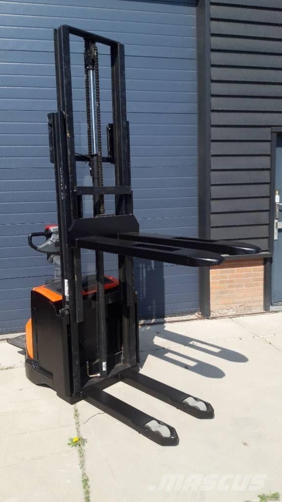 BT SWE 120 Platvormiga virnastajad