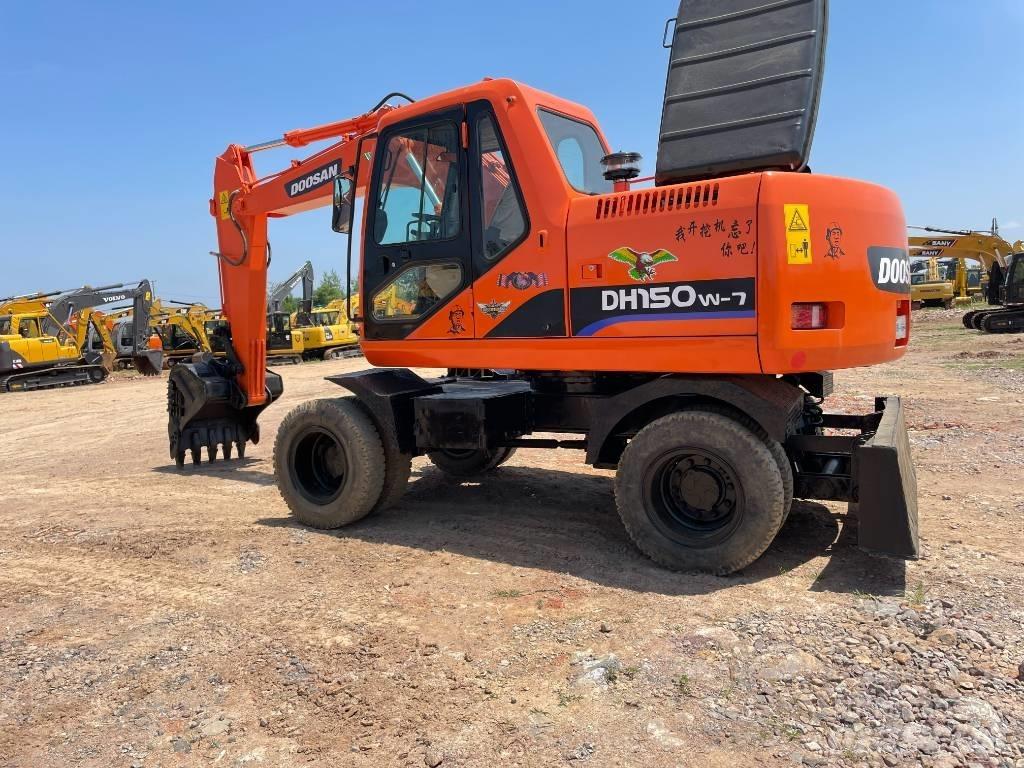 Doosan 150 Ratasekskavaatorid