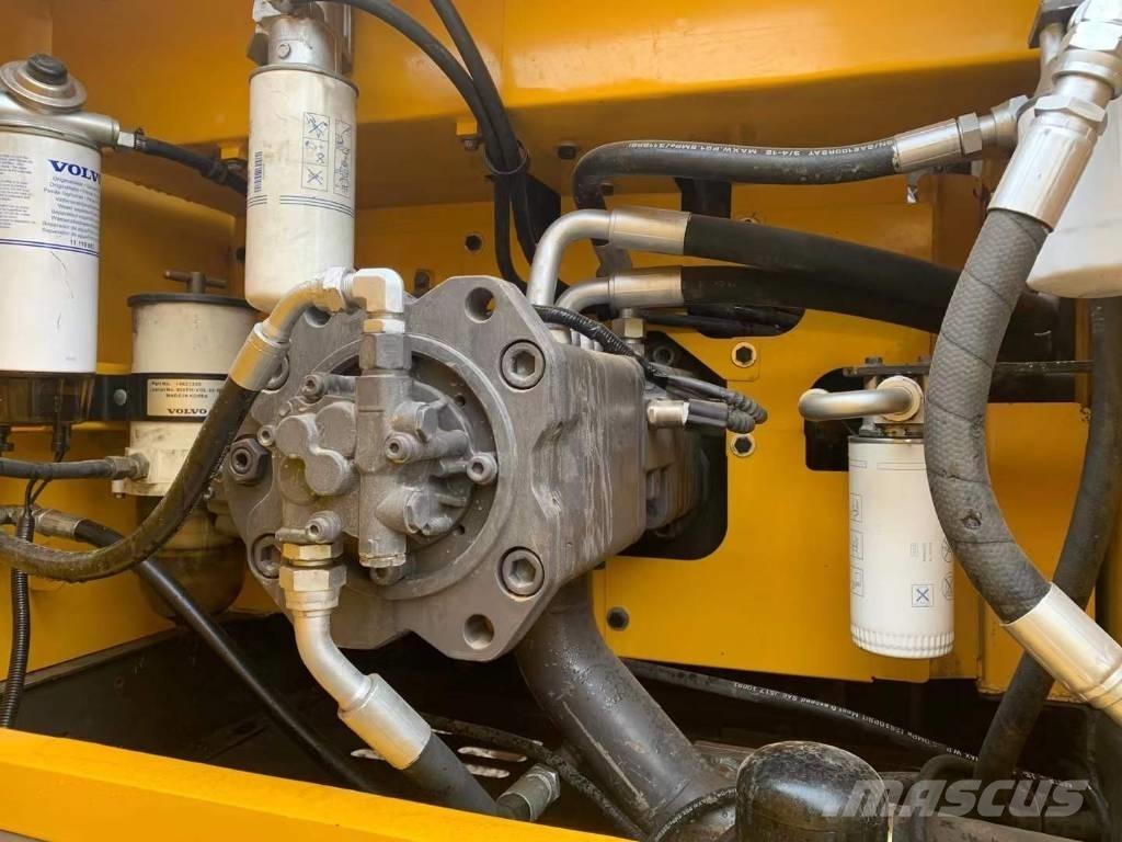 Volvo EC 300 D Roomikekskavaatorid