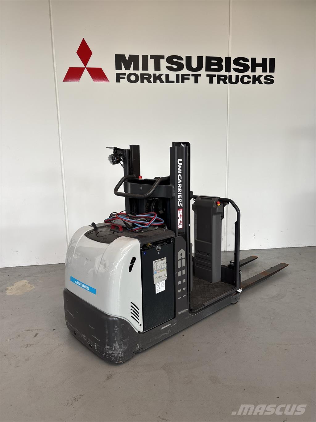 UniCarriers EPL100 Madalkomplekteerimistõstuk