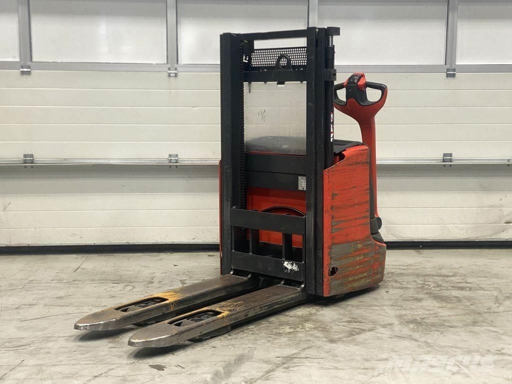 Linde L12 I Järelkäidavad virnastajad
