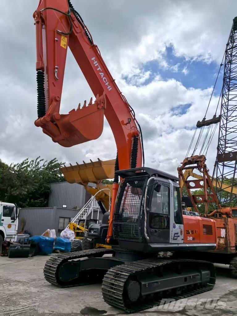 Hitachi ZX 240 HG Roomikekskavaatorid
