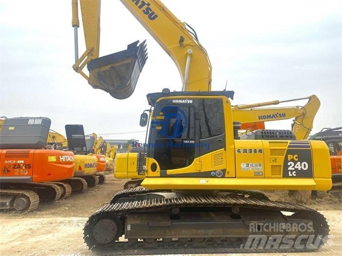 Komatsu PC 240 -8 Roomikekskavaatorid