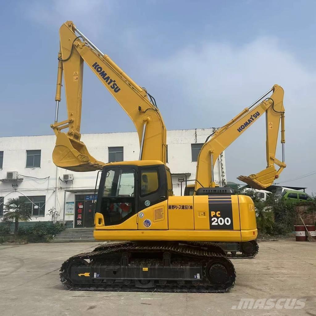 Komatsu PC 200-7 Roomikekskavaatorid