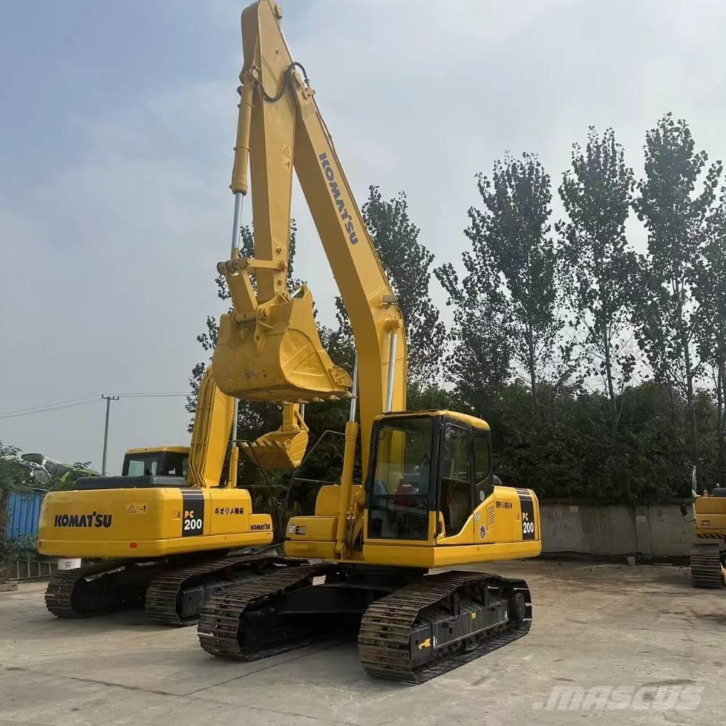 Komatsu PC 200-7 Roomikekskavaatorid