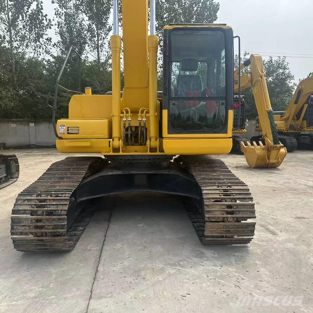 Komatsu PC 200-7 Roomikekskavaatorid