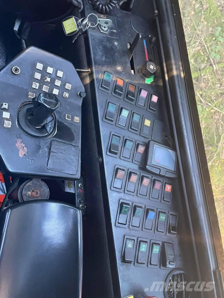 Sampo-Rosenlew 1066 Harvesterid