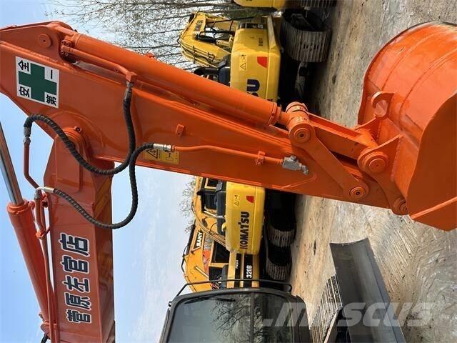 Hitachi ZX70 Roomikekskavaatorid