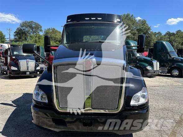 Kenworth T680 Sadulveokid