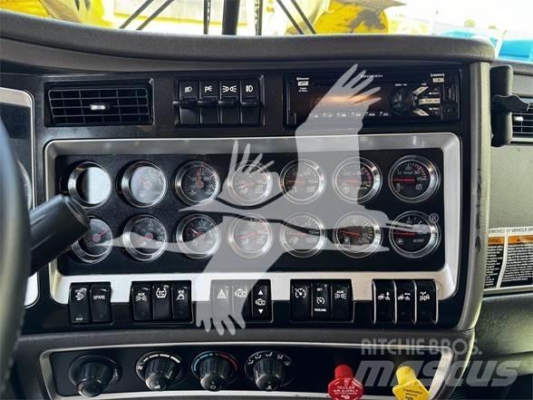 Kenworth W900 Sadulveokid