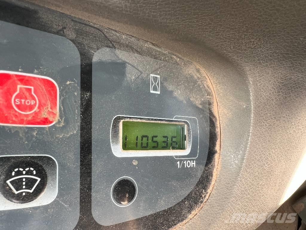 CASE CX 330 Roomikekskavaatorid