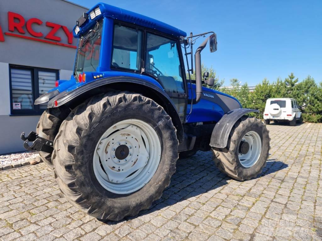 Valtra T 140 Traktorid
