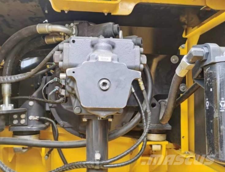 Komatsu 360-7 Roomikekskavaatorid