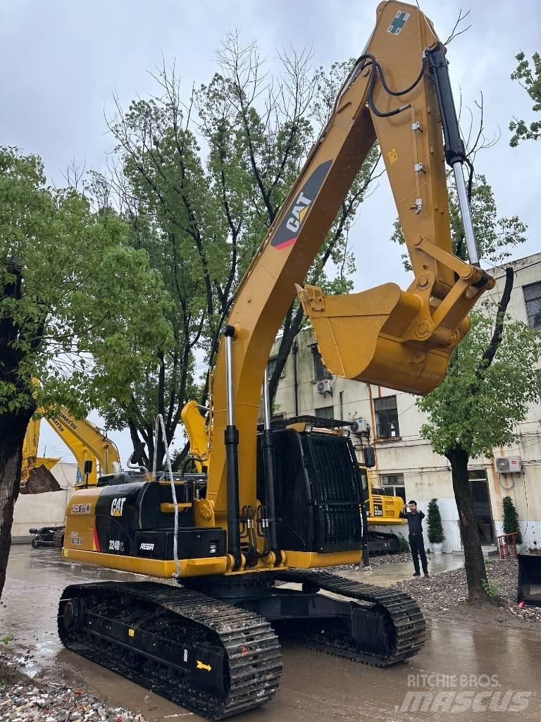 CAT CAT324D Väikeekskavaatorid 7t-12t