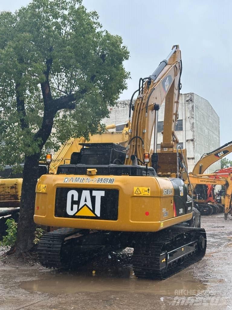 CAT CAT324D Väikeekskavaatorid 7t-12t