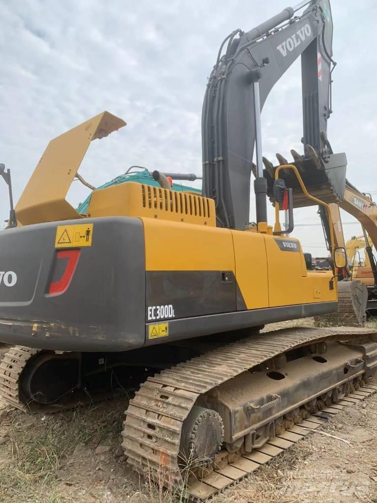 Volvo EC 300 D L Roomikekskavaatorid
