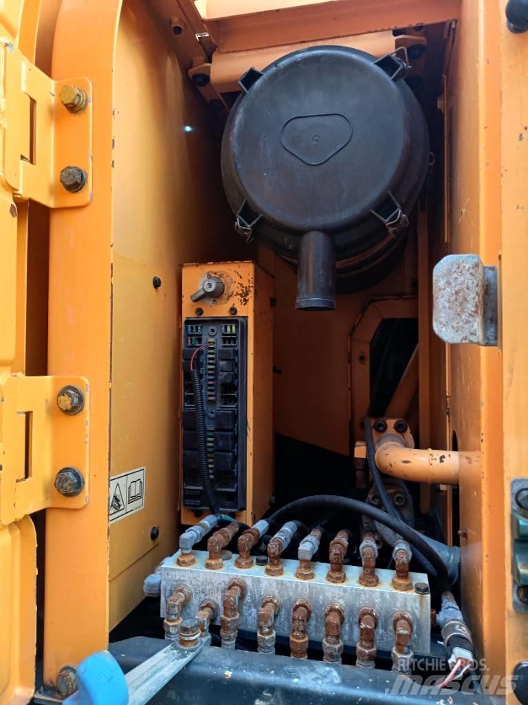 Hyundai R220LC-9 Roomikekskavaatorid